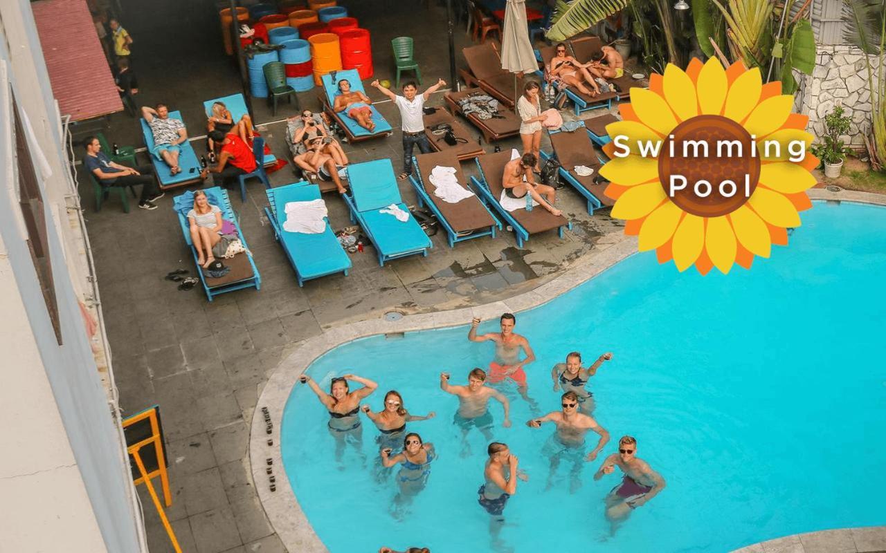 Bed Station Hostel & Pool Bar Hội An Buitenkant foto