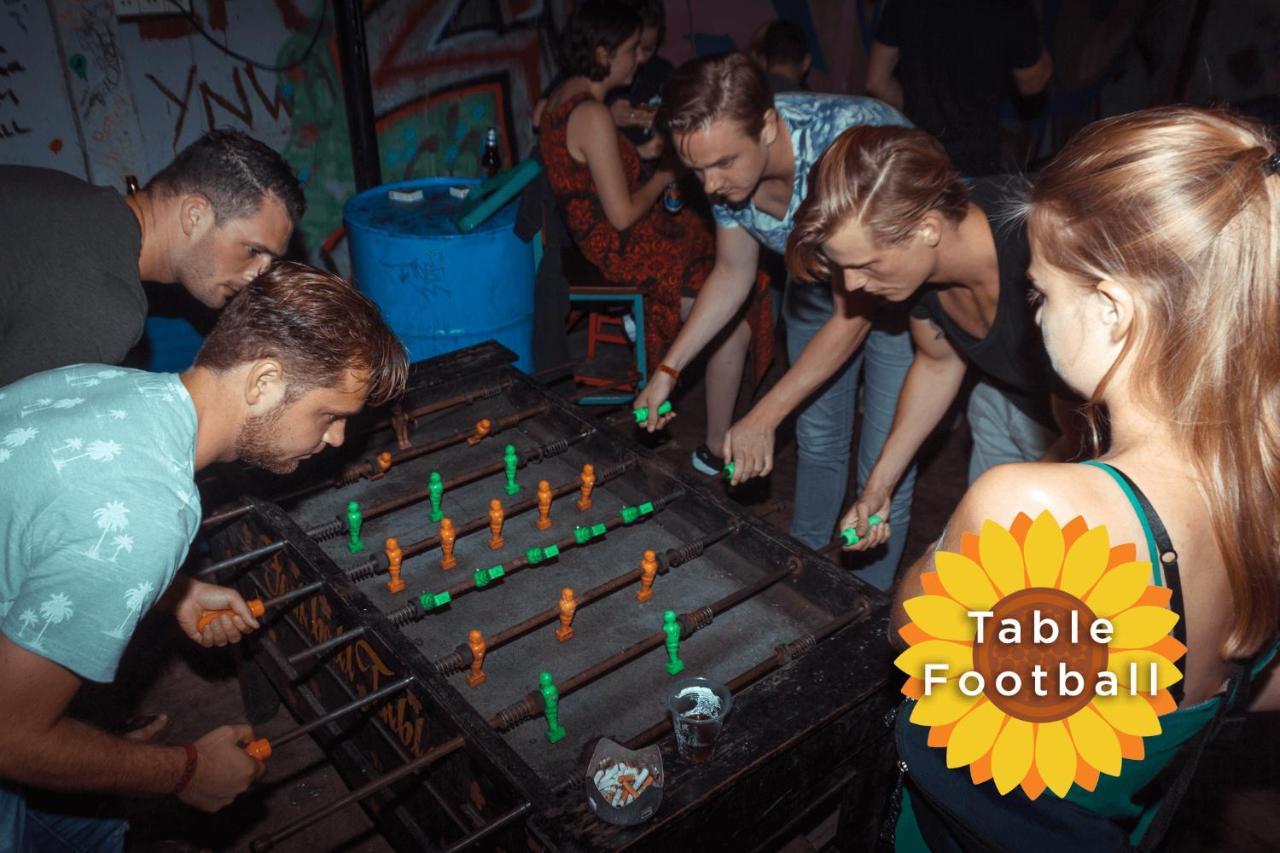Bed Station Hostel & Pool Bar Hội An Buitenkant foto